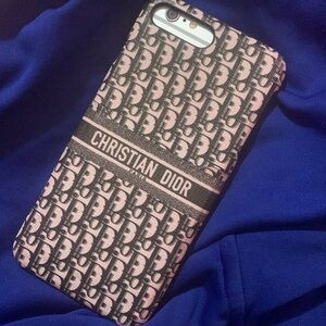 This is a iPhone 6splus fully functional no scratches, unlocked .